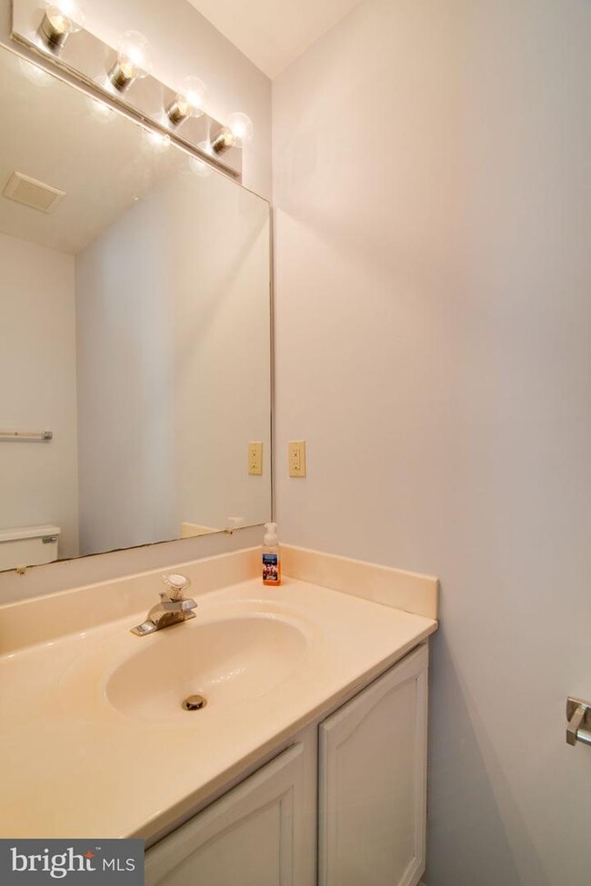 Building Photo - 10707 Gideon Ct