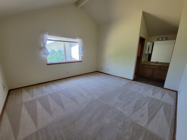 Building Photo - Prime Kennewick Location – 4 Bed, 2 Bath N...