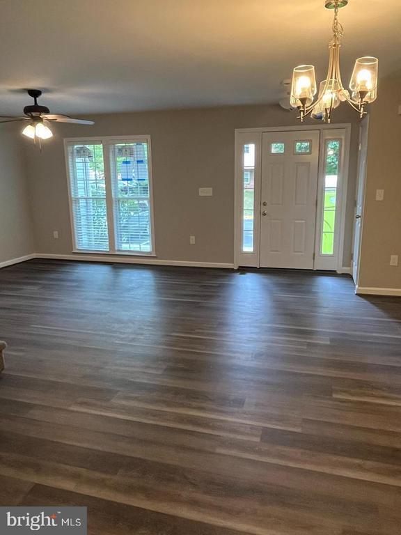 Building Photo - 355 Crescendo Way