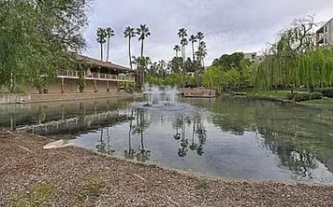 Building Photo - Large 1 Bedroom in Walnut Creek, Gym, Pool, Walk to Town