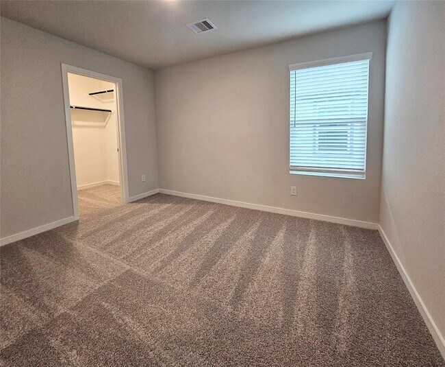 Building Photo - 5823 Quest Valley Dr