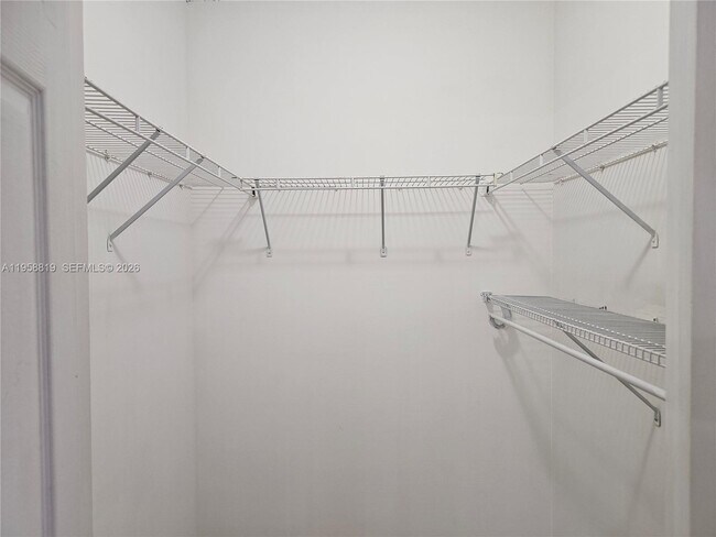 Building Photo - 151 SW 117th Ave