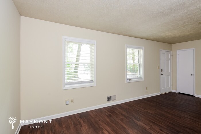 Building Photo - 6192 Pine Bluff Ct