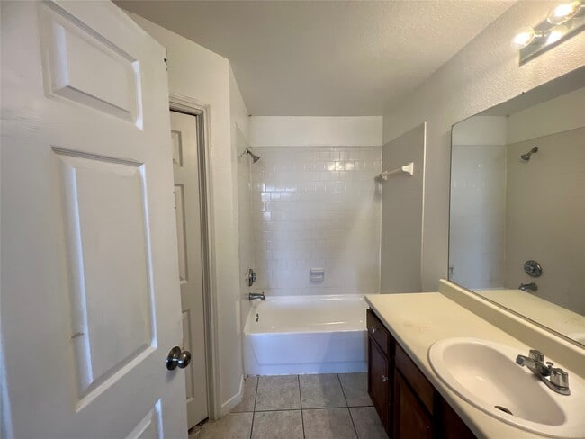 Building Photo - 7740 Ellis Dr