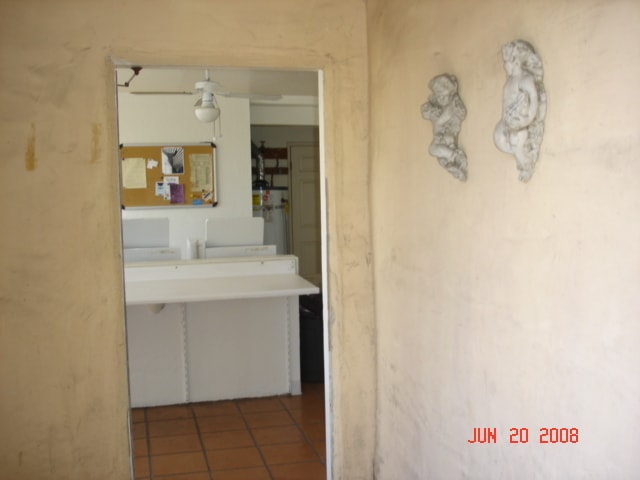 Building Photo - 1460 N Mansfield Ave