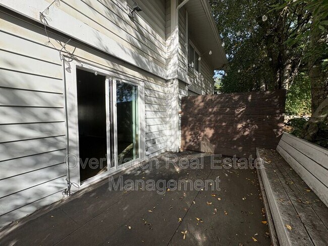 Building Photo - 6007 E 12th Ave