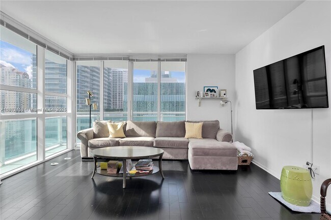 Building Photo - 951 Brickell Ave