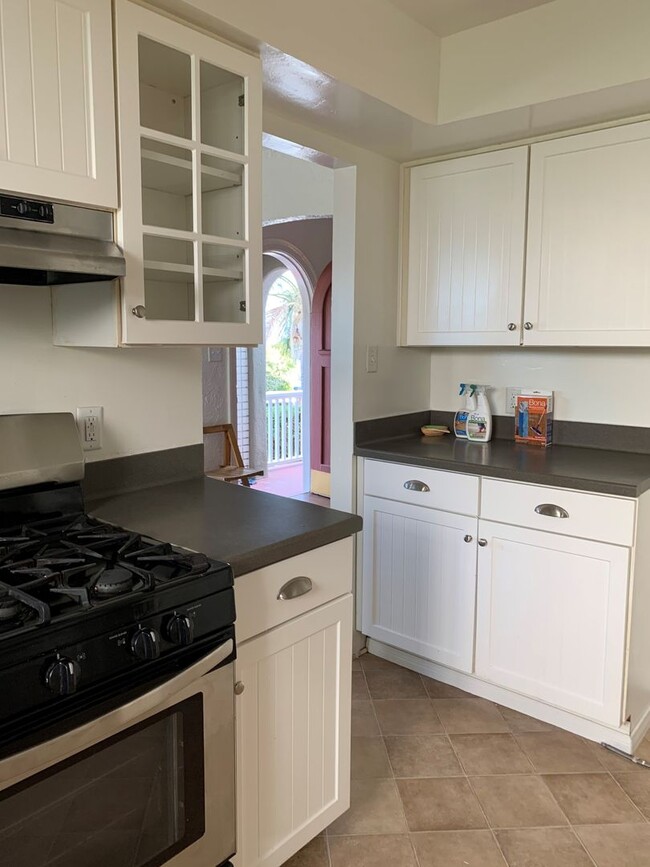 Building Photo - Charming Santa Paula Home