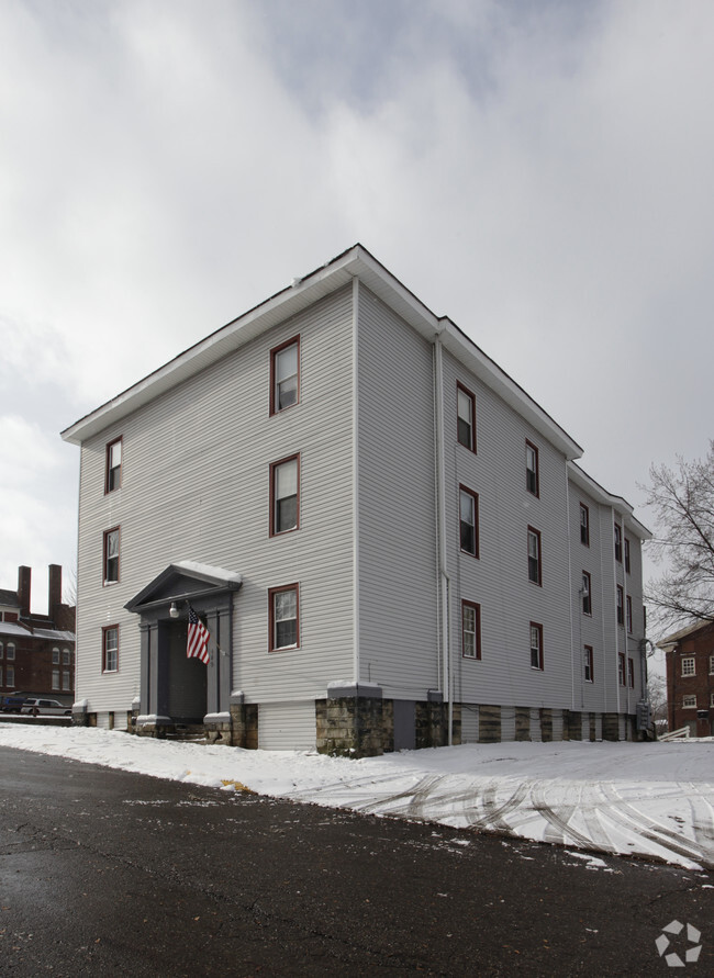 Building Photo - 149 S Freedom Ave