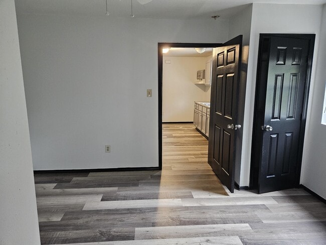 Building Photo - 5521 Wickfield Dr