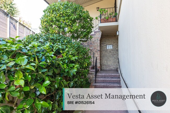 Building Photo - Savor Sweeping City Views From Your Hillside Retreat