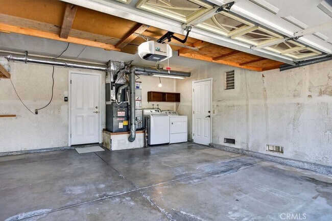 Building Photo - 14 Cll Alimar