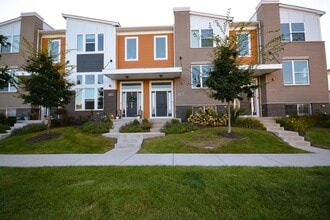 Building Photo - 3S624 Everton Dr