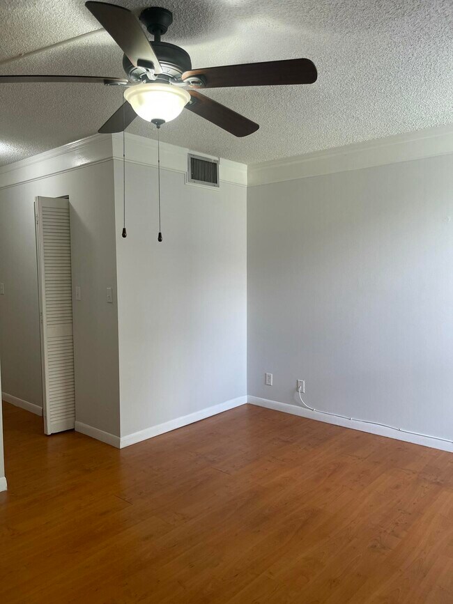 Building Photo - 7173 Orange Dr