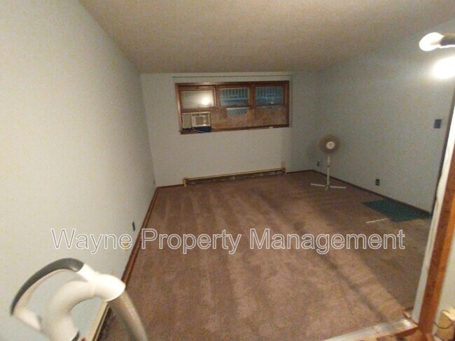 Building Photo - 1215 2nd St