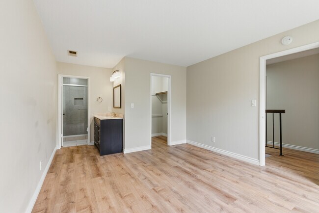 Building Photo - 209 Valley Oak Plaza