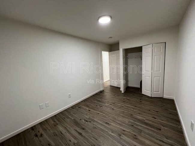 Building Photo - 3530 E Richmond Rd