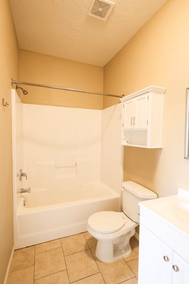 Building Photo - 414 E Harrison St