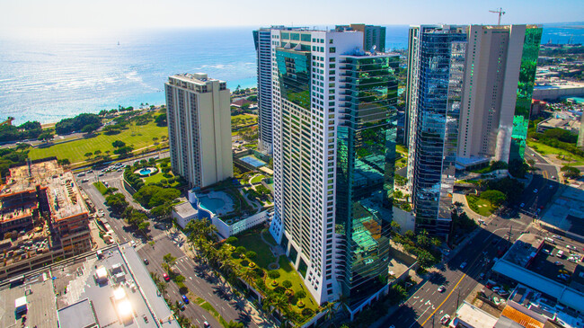 Main Building in Kakaako - 88 Piikoi St