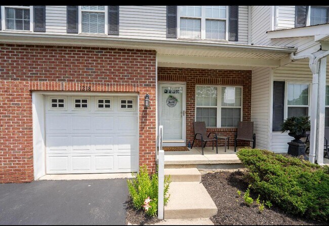 Primary Photo - 1218 Green Dr