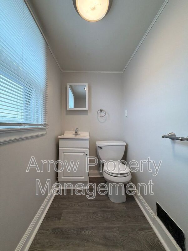 Building Photo - 2832 Dudley St