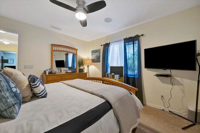 Building Photo - 19 Hoffer St