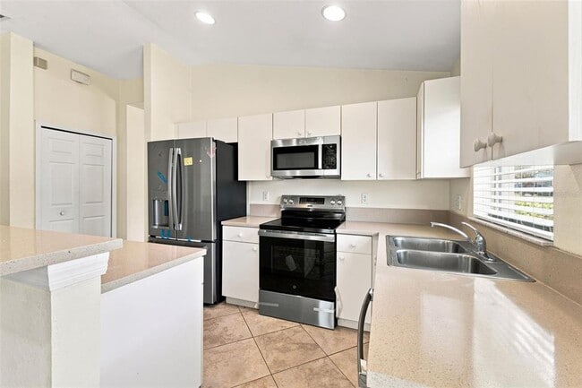 Building Photo - 11331 Coconut Island Dr