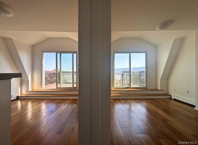 Building Photo - 498 Liberty St