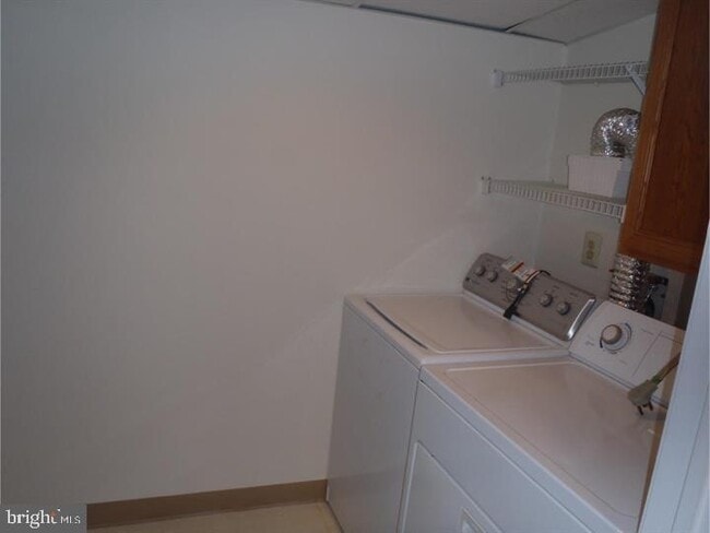 Building Photo - 3100 Centennial Station