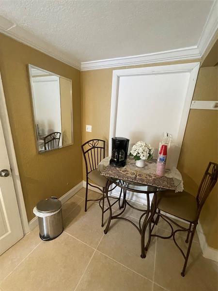 Building Photo - 2160 NE 1st Ave