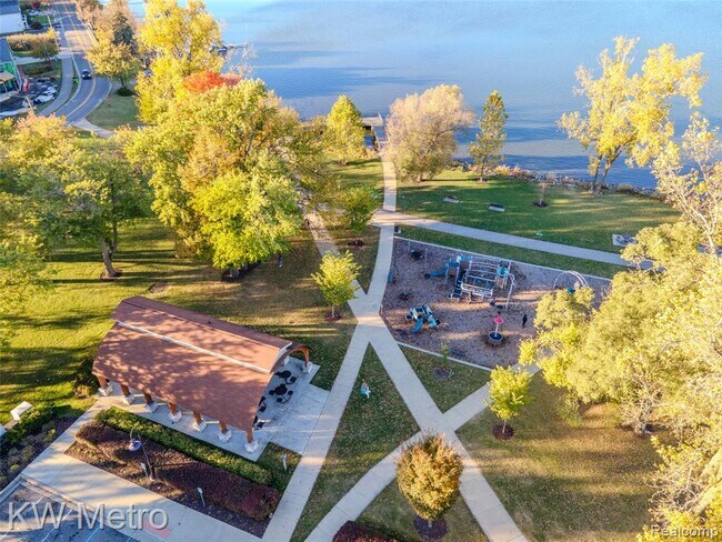 Building Photo - 2416 Shawood Dr