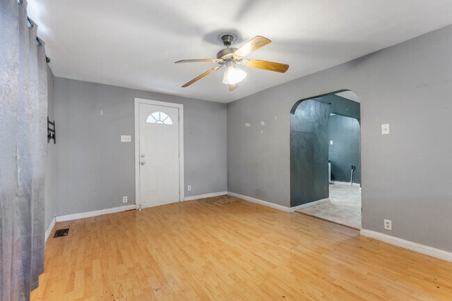 Building Photo - 2520 S Andrews Rd