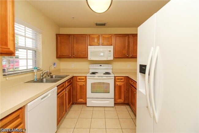 Building Photo - 9051 Gervais Cir