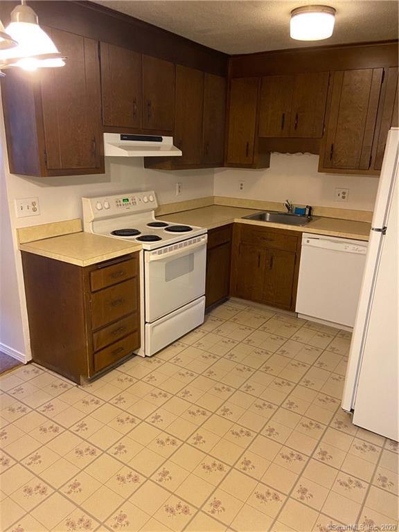 Building Photo - 996 Meriden-Waterbury Turnpike