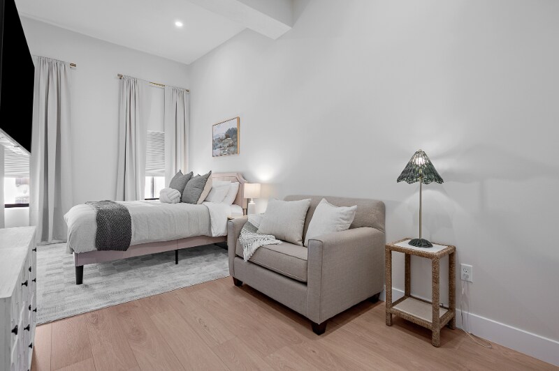 Building Photo - 416 Main St