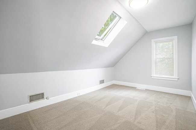 Building Photo - 11 Elmwood Ave