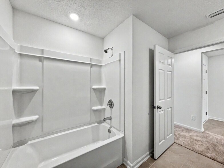 Building Photo - 55 Signet Cir