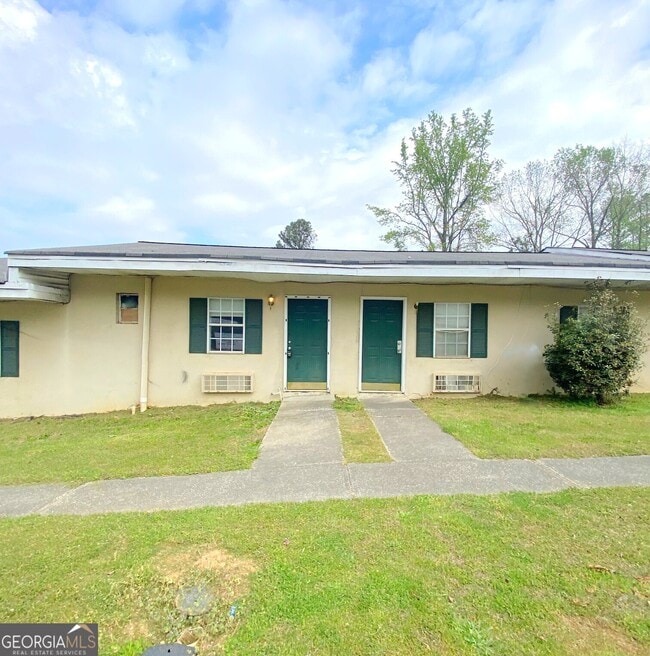 Building Photo - 6501 Elsie St