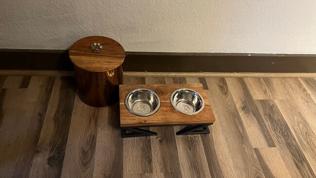 Pet friendly - 111 SW Harrison St