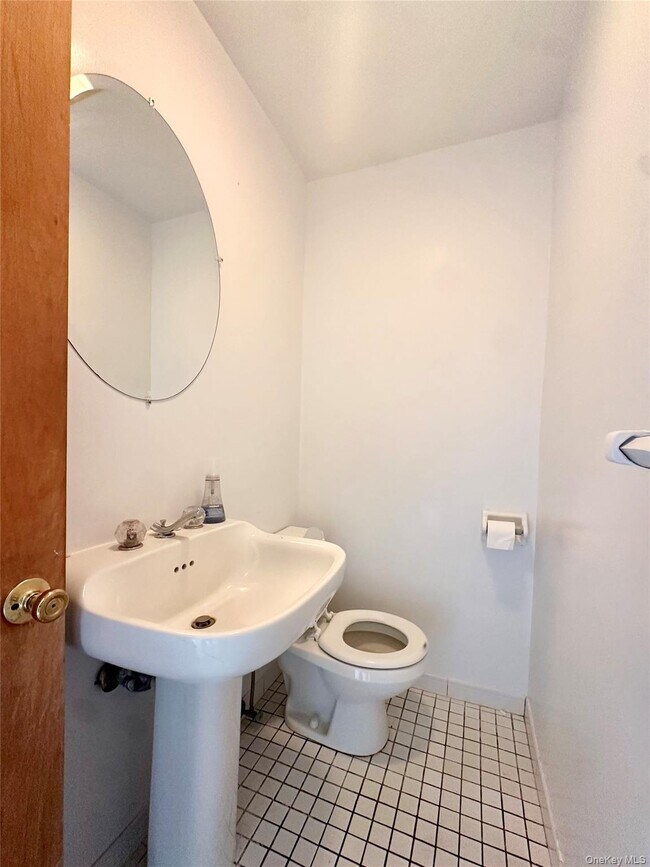 Building Photo - 518 Lindell Blvd