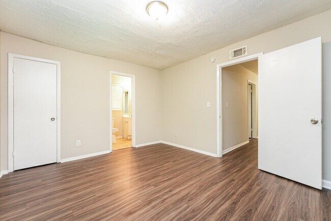 Building Photo - 1250 Allgood Rd