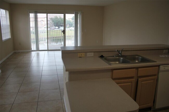 Building Photo - 13838 Fairway Island Dr
