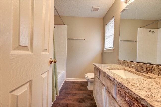 Building Photo - 7302 Greenwood Point Dr