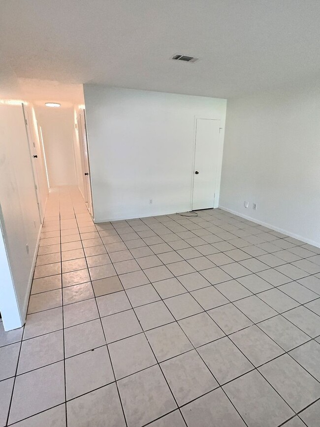 Building Photo - 3-Bedroom Home Near Downtown Ocean Springs in the Golf Cart District