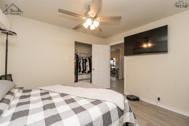 Building Photo - 514 S Archer St