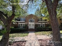Building Photo - 1515 E Franklin St