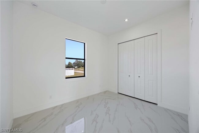 Building Photo - 1053 Marine Ave S