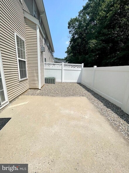 Building Photo - 26 Normandy Dr
