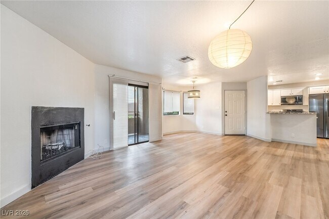 Building Photo - 5004 S Rainbow Blvd