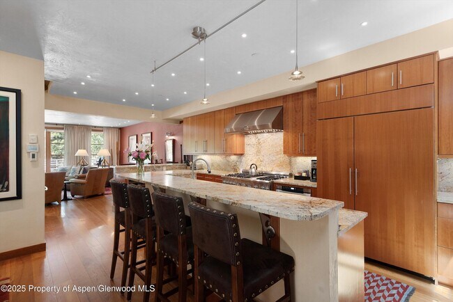 Building Photo - 714 S Galena St